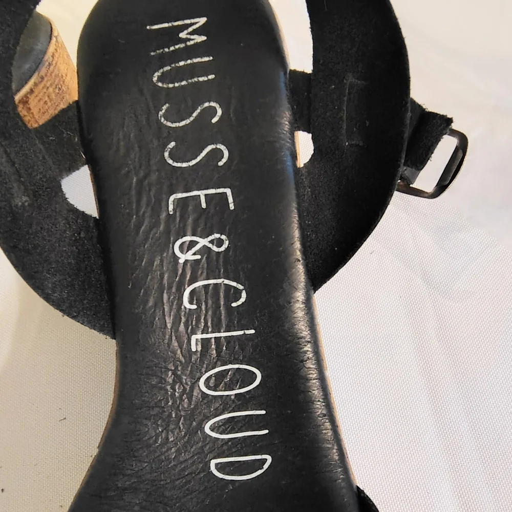 Musse & Cloud Bos. Black and Tan Platform Sandals